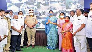 సిసి కెమెరాలను ప్రారంభించిన మంత్రి సబిత సిసి కెమెరాలను ప్రారంభించిన మంత్రి సబిత