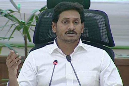 జగన్ మీ చుట్టూ వాళ్లు దారి తప్పిస్తున్నారు జగన్ మీ చుట్టూ వాళ్లు దారి తప్పిస్తున్నారు
