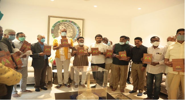 జర్నలిస్టులు అప్రమత్తంగా ఉండాలి జర్నలిస్టులు అప్రమత్తంగా ఉండాలి