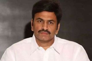 హైదరాబాద్లోని రఘురామకృష్ణరాజు ఇంటికి ఏపీ సీఐడీ పోలీసులు హైదరాబాద్లోని రఘురామకృష్ణరాజు ఇంటికి ఏపీ సీఐడీ పోలీసులు
