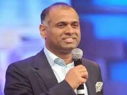 మాజీ ఐఏఎస్ రమేష్ కుమార్ తల్లిదండ్రుల ఇంటికి ఏపీ పోలీసులు మాజీ ఐఏఎస్ రమేష్ కుమార్ తల్లిదండ్రుల ఇంటికి ఏపీ పోలీసులు