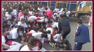 యూపీలో కాంగ్రెస్ మారధాన్, తొక్కిసలాట యూపీలో కాంగ్రెస్ మారధాన్, తొక్కిసలాట