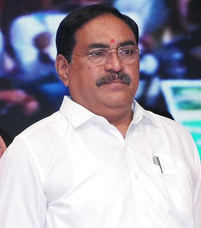 ఎర్రబెల్లి సర్వే వెనుక ఉంది ఎవరు... ఎర్రబెల్లి సర్వే వెనుక ఉంది ఎవరు...