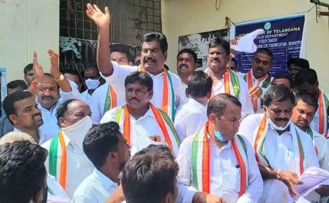 జనగామ కాంగ్రెస్ లో లోకల్ పంచాయితీ