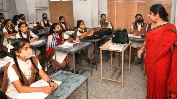4 ఏళ్ల తర్వాత టీచర్ల ప్రమోషన్లు 4 ఏళ్ల తర్వాత టీచర్ల ప్రమోషన్లు