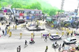 జిల్లా వ్యాప్తంగా అలముకున్న మంచు వాహనాలు, రైళ్లకు అంతరాయం జిల్లా వ్యాప్తంగా అలముకున్న మంచు వాహనాలు, రైళ్లకు అంతరాయం
