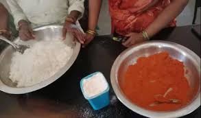 నల్గోండ వర్శిటీలో గొడ్డు కారంతో లంచ్ విద్యార్థునుల ఆందోళనలతో మార్పు... నల్గోండ వర్శిటీలో గొడ్డు కారంతో లంచ్ విద్యార్థునుల ఆందోళనలతో మార్పు...