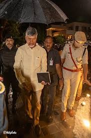 తిరుమలకు చేరుకున్న ఏపీ సీఎం చంద్రబాబు తిరుమలకు చేరుకున్న ఏపీ సీఎం చంద్రబాబు