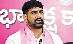కాంగ్రెస్ ప్రభుత్వం డైవర్షన్ పాలిటిక్స్ చేస్తుంది బీఆర్ఎస్ ఎమ్మెల్యే పాడి కౌశిక్రెడ్డి కాంగ్రెస్ ప్రభుత్వం డైవర్షన్ పాలిటిక్స్ చేస్తుంది బీఆర్ఎస్ ఎమ్మెల్యే పాడి కౌశిక్రెడ్డి