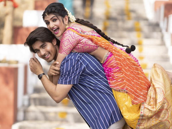 పోస్ట్ ప్రొడక్షన్ పనుల్లో రాఘవేంద్రరావు ‘పెళ్లి సందడి’ ... సెప్టెంబర్లో విడుదలకు సన్నాహాలు పోస్ట్ ప్రొడక్షన్ పనుల్లో రాఘవేంద్రరావు ‘పెళ్లి సందడి’ ... సెప్టెంబర్లో విడుదలకు సన్నాహాలు