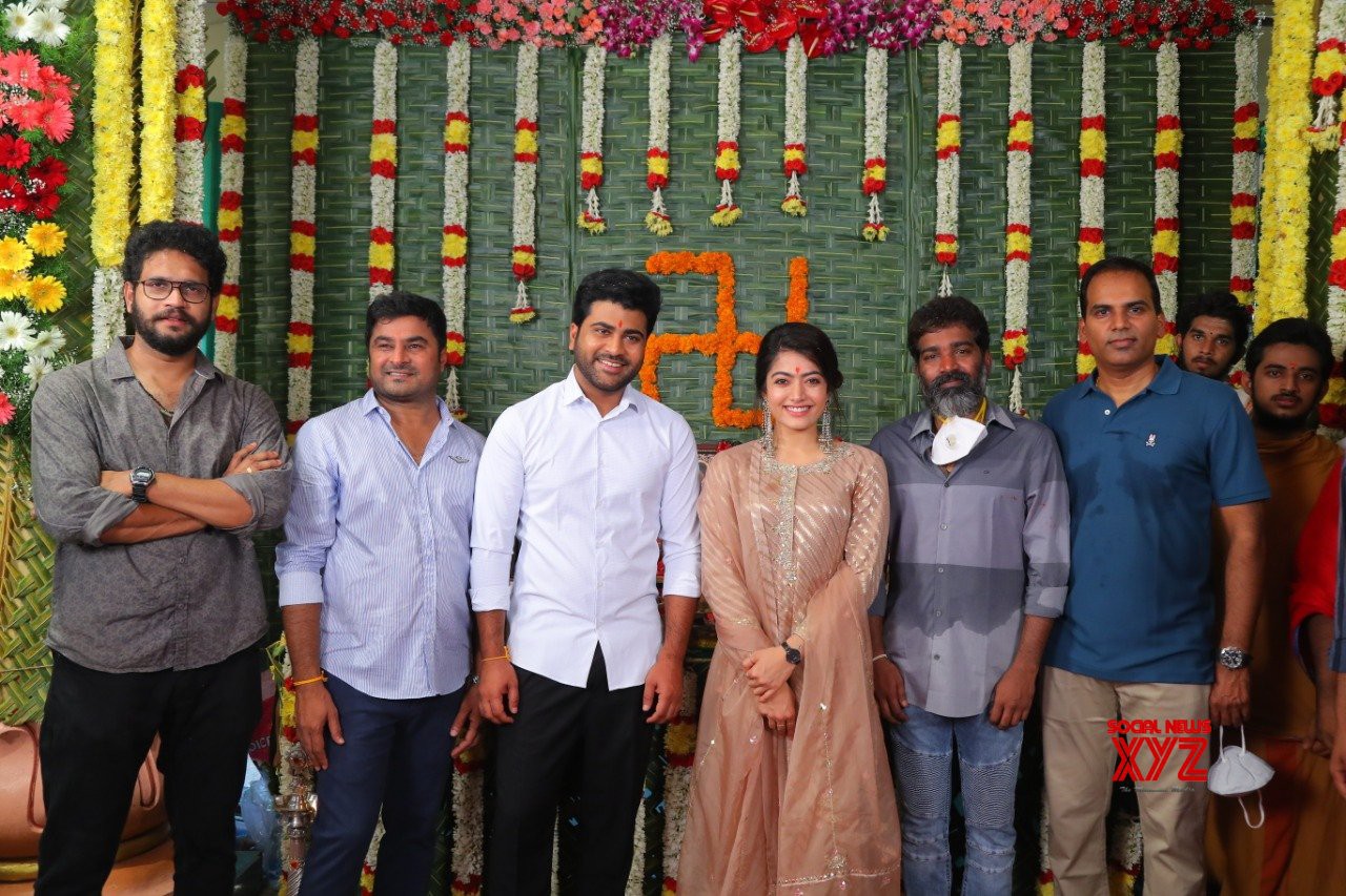 శర్వానంద్, రష్మికా మందన్నా, కిశోర్ తిరుమల,ఎస్ఎల్వీసి ‘ఆడవాళ్ళు మీకు జోహార్లు’ షూటింగ్ ప్రారంభం. శర్వానంద్, రష్మికా మందన్నా, కిశోర్ తిరుమల,ఎస్ఎల్వీసి ‘ఆడవాళ్ళు మీకు జోహార్లు’ షూటింగ్ ప్రారంభం.