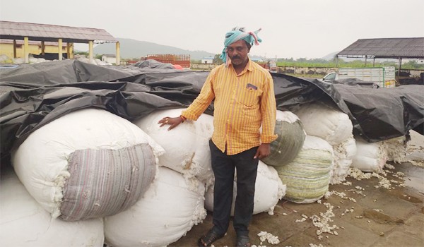 రైతులకు మార్కెట్ కష్టాలు రైతులకు మార్కెట్ కష్టాలు