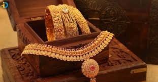 దిగొస్తున్న బంగారం ధరలు దిగొస్తున్న బంగారం ధరలు