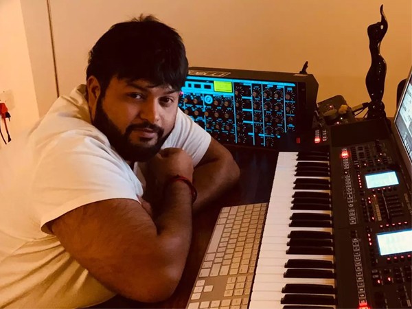 యూఎస్లో తమన్ సంగీతం సారథ్యంలో అతిపెద్ద మ్యూజికల్ కార్నివాల్ 'అలా అమెరికాపురములో..` యూఎస్లో తమన్ సంగీతం సారథ్యంలో అతిపెద్ద మ్యూజికల్ కార్నివాల్ 'అలా అమెరికాపురములో..`
