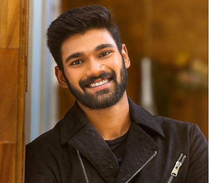 ఛత్రపతి కోసం హిందీ లాంగ్వేజ్ క్లాసులు తీసుకుంటున్న బెల్లంకొండ సాయి శ్రీనివాస్ ఛత్రపతి కోసం హిందీ లాంగ్వేజ్ క్లాసులు తీసుకుంటున్న బెల్లంకొండ సాయి శ్రీనివాస్