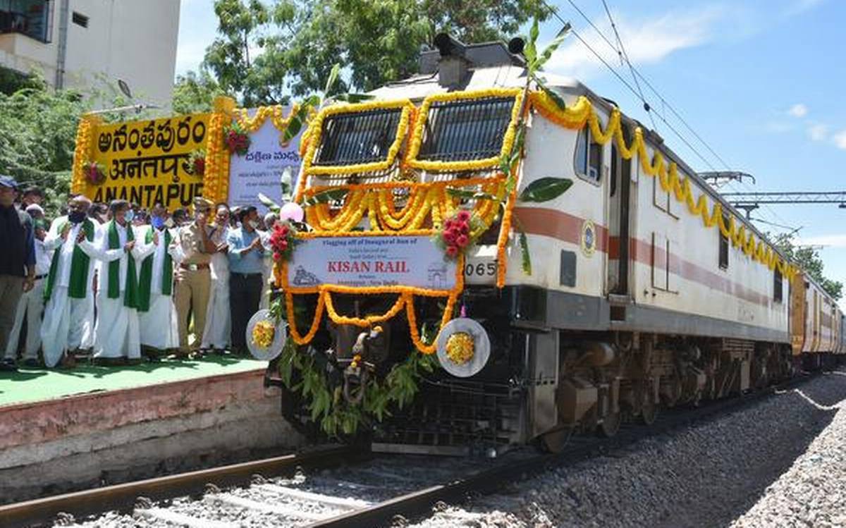 అక్కరకు వస్తున్న కిసాన్ రైలు