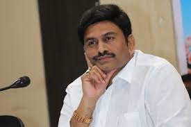 ఓ వైపు ఫిర్యాదులు..మరో వైపు లేఖలు