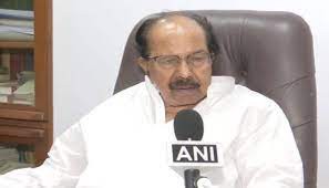 కాంగ్రెస్ పార్టీకి భారీ శస్త్ర చికిత్స అవసరం: వీరప్ప మొయిలీ కాంగ్రెస్ పార్టీకి భారీ శస్త్ర చికిత్స అవసరం: వీరప్ప మొయిలీ