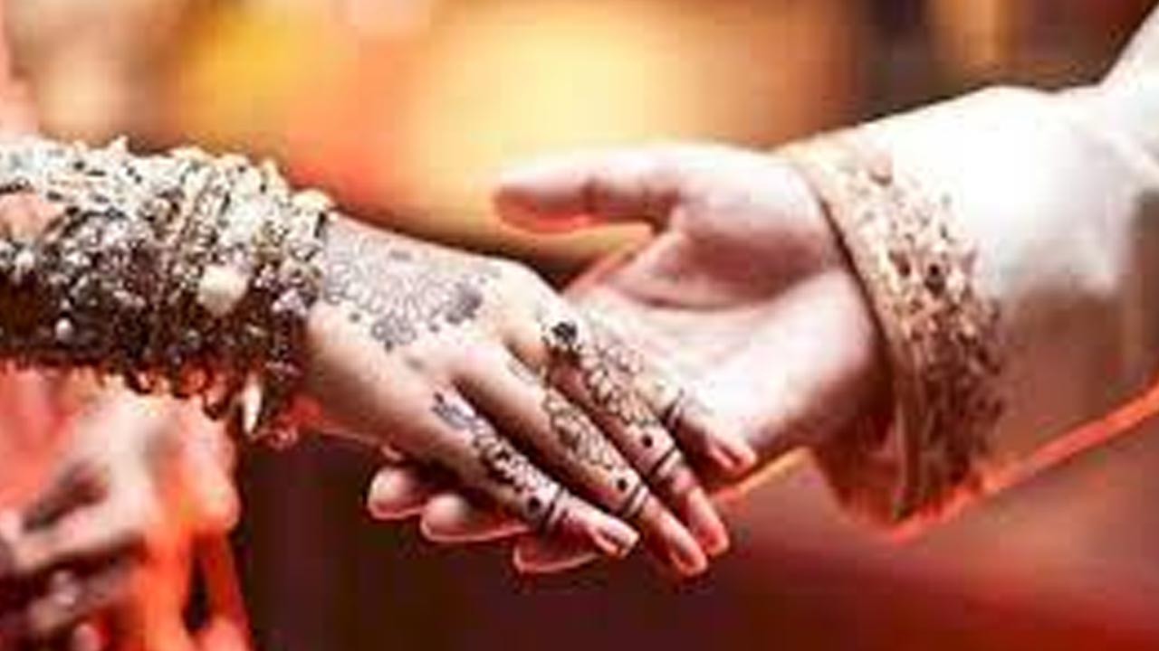 పెళ్లికోసం మాట్రిమోనిని ఆశ్రయిస్తే.. పెళ్లి నాటకం ఆడి.. రూ.6.50కోట్లు పెళ్లికోసం మాట్రిమోనిని ఆశ్రయిస్తే.. పెళ్లి నాటకం ఆడి.. రూ.6.50కోట్లు