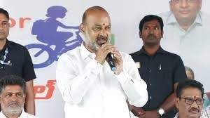 అతి త్వరలో ప్రభుత్వ స్కూల్ విద్యార్థులందరికీ మోదీ కిట్స్ ఇస్తా!! అతి త్వరలో ప్రభుత్వ స్కూల్ విద్యార్థులందరికీ మోదీ కిట్స్ ఇస్తా!!
