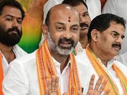 బండి సంజయ్కు సిట్ నోటీసులు బండి సంజయ్కు సిట్ నోటీసులు