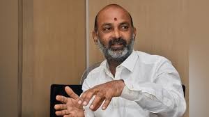దారి తప్పుతున్న బండి దారి తప్పుతున్న బండి