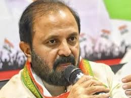 లిక్కర్ క్వీన్ అంటూ యాష్కీ టార్గెట్ లిక్కర్ క్వీన్ అంటూ యాష్కీ టార్గెట్