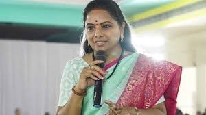 పొలిటికల్ జంక్షన్ లో కవిత... పొలిటికల్ జంక్షన్ లో కవిత...