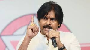 పవన్ మీద తొలుగుతున్న భ్రమలు పవన్ మీద తొలుగుతున్న భ్రమలు