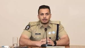 సిద్ధార్ధ కౌశల్ రాజీనామా వెనుక... సిద్ధార్ధ కౌశల్ రాజీనామా వెనుక...
