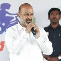 అతి త్వరలో ప్రభుత్వ స్కూల్ విద్యార్థులందరికీ మోదీ కిట్స్ ఇస్తా!!