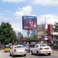 మున్సిపాలిటీల్లో హోర్డింగ్ల ఏర్పాటులో ద్వంద్వ నిబంధనలు
