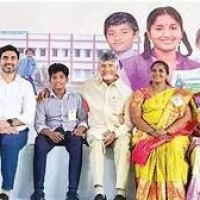 మెగా పీటీఎం కు హజరయిన సీఎం చంద్రబాబు, మంత్రి లోకేష్