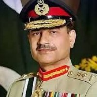 పాక్ ఆర్మీఛీఫ్ కు వైట్ హౌస్ లో లంచ్