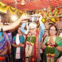 ఉజ్జయిని మహాంకాళిని దర్శించుకున్న గవర్నర్ దంపతులు