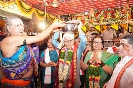 ఉజ్జయిని మహాంకాళిని దర్శించుకున్న గవర్నర్ దంపతులు