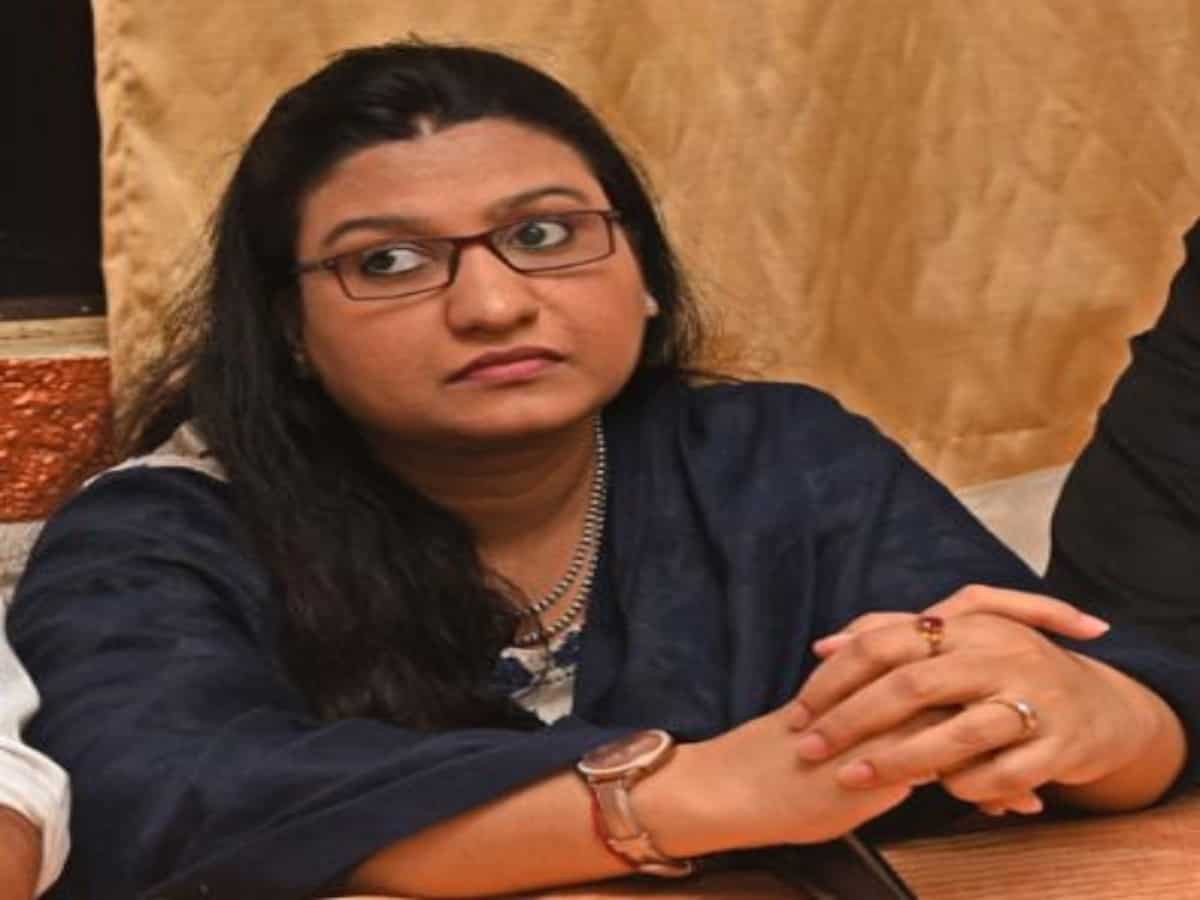కబ్జాదారుల నుంచి భూమిని కాపాడి న్యాయం చేయాలి కబ్జాదారుల నుంచి భూమిని కాపాడి న్యాయం చేయాలి