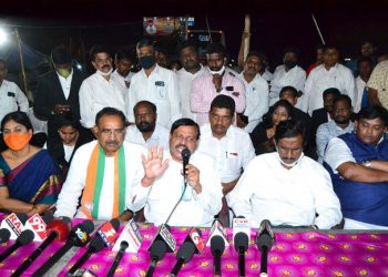 న్యాయవాదుల హత్య కేసు సీబీఐకి అప్పగించాలి న్యాయవాదుల హత్య కేసు సీబీఐకి అప్పగించాలి