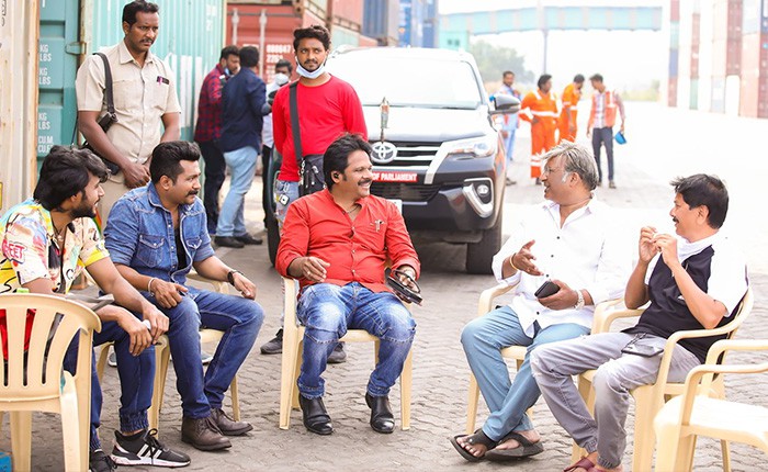 సందీప్ కిషన్ హీరోగా రూపొందుతోన్న చిత్రానికి టైటిల్ మార్పు.. గల్లీరౌడీగా టైటిట్ ఫిక్స్ సందీప్ కిషన్ హీరోగా రూపొందుతోన్న చిత్రానికి టైటిల్ మార్పు.. గల్లీరౌడీగా టైటిట్ ఫిక్స్