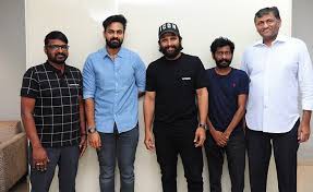 ఉప్పెన చిత్ర యూనిట్ కు స్టైలిష్ స్టార్ అల్లు అర్జున్ ప్రశంసలు.. ఉప్పెన చిత్ర యూనిట్ కు స్టైలిష్ స్టార్ అల్లు అర్జున్ ప్రశంసలు..