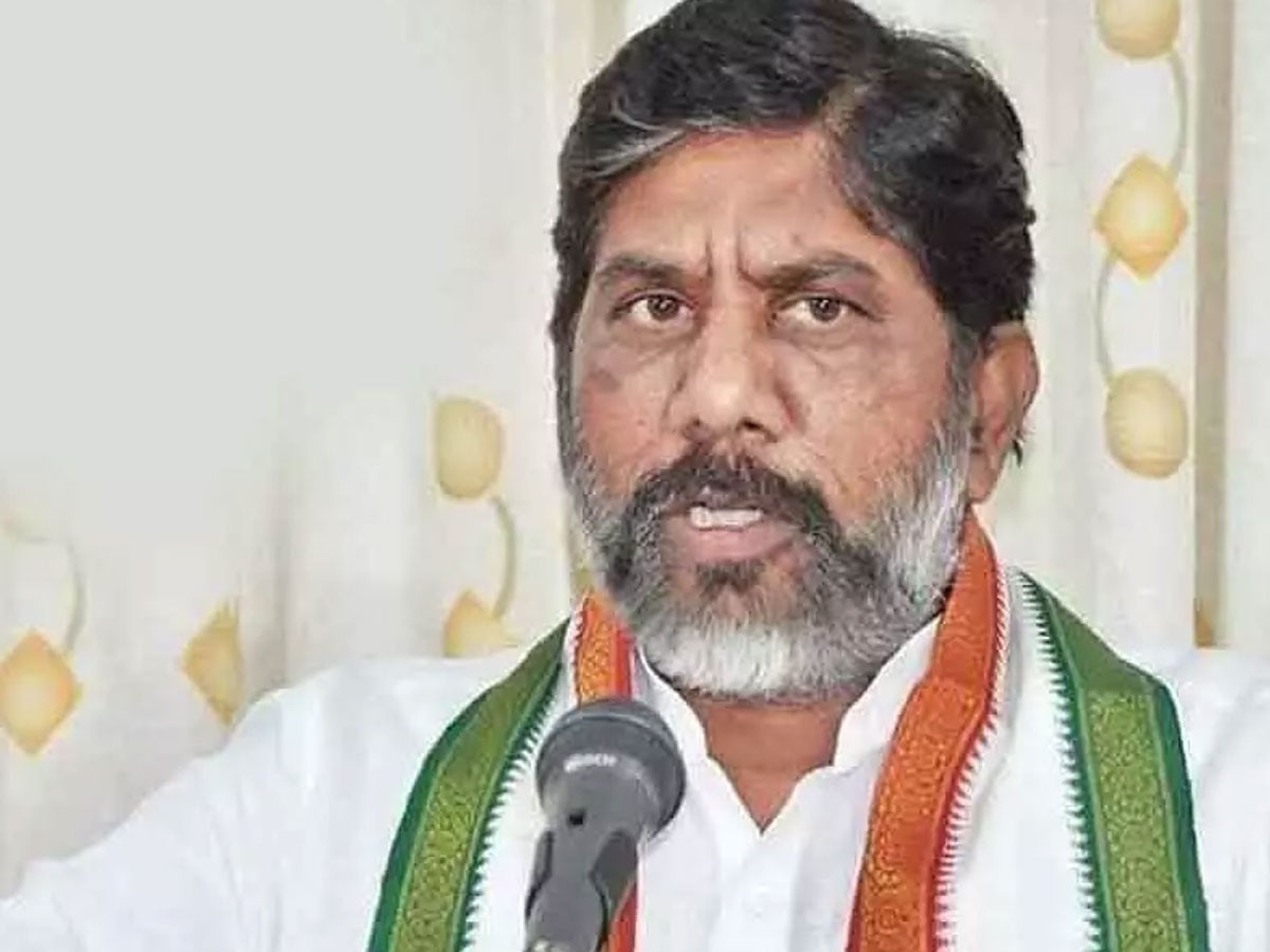 కేసీఆర్ రాజ్యాంగాన్ని అవమానిస్తున్నారు సీఎల్పీ నేత మల్లు భట్టివిక్రమార్క కేసీఆర్ రాజ్యాంగాన్ని అవమానిస్తున్నారు సీఎల్పీ నేత మల్లు భట్టివిక్రమార్క
