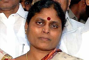 విజయమ్మకు జగన్ కానుక... విజయమ్మకు జగన్ కానుక...