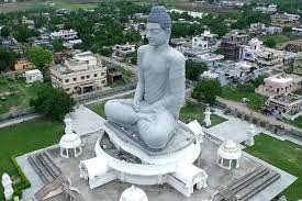 అమరావతిలో నిర్మాణాల సందడి అమరావతిలో నిర్మాణాల సందడి