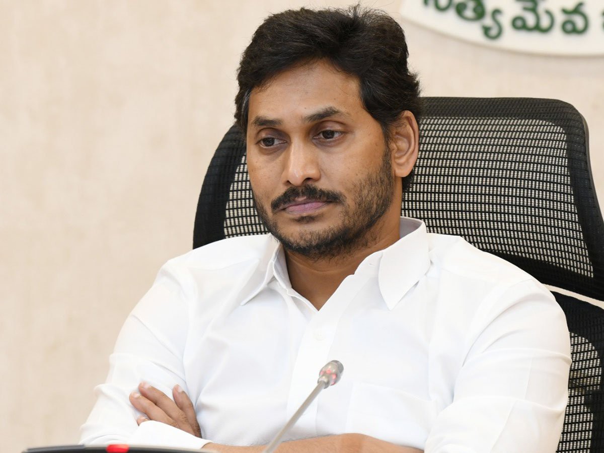జగన్రెడ్డి సై అంటారా? సరెండర్ అవుతారా? జగన్రెడ్డి సై అంటారా? సరెండర్ అవుతారా?