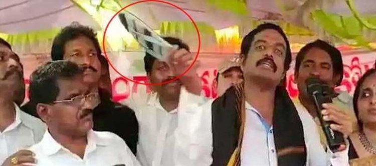 వైసీపీలో కొత్త పల్లి రచ్చ వైసీపీలో కొత్త పల్లి రచ్చ