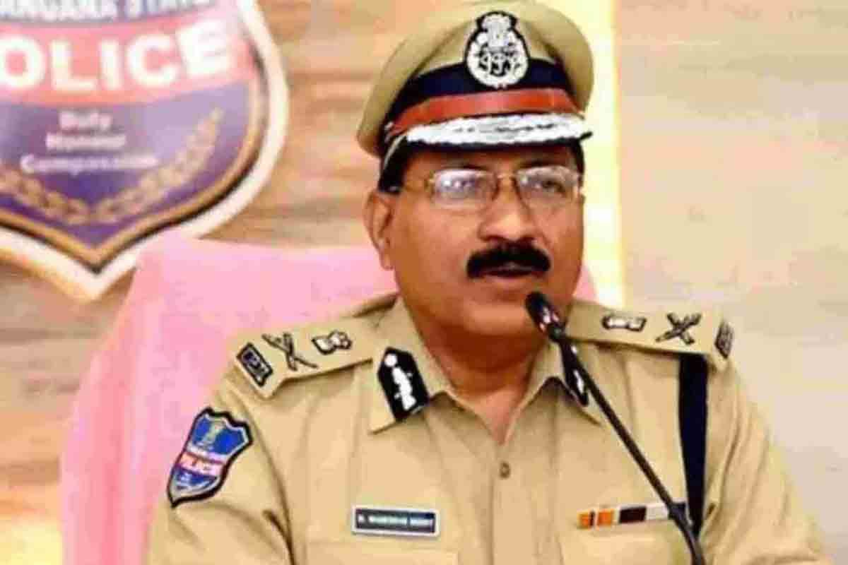 భుజానికి గాయమైనందుకే సెలవు.. భుజానికి గాయమైనందుకే సెలవు..