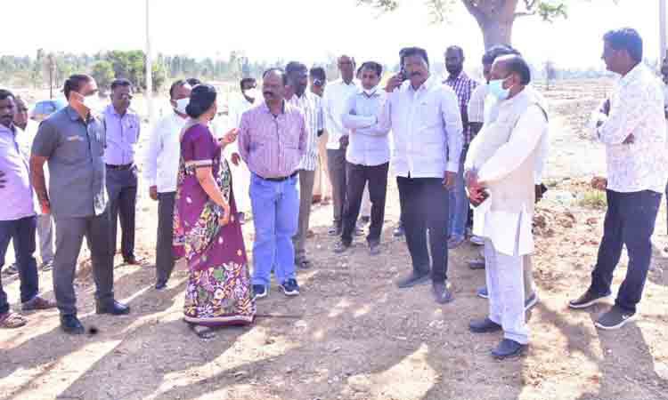 మెట్పల్లికి సాగునీరు తీసుకువస్తాం: మంత్రి నిరంజన్ రెడ్డి మెట్పల్లికి సాగునీరు తీసుకువస్తాం: మంత్రి నిరంజన్ రెడ్డి