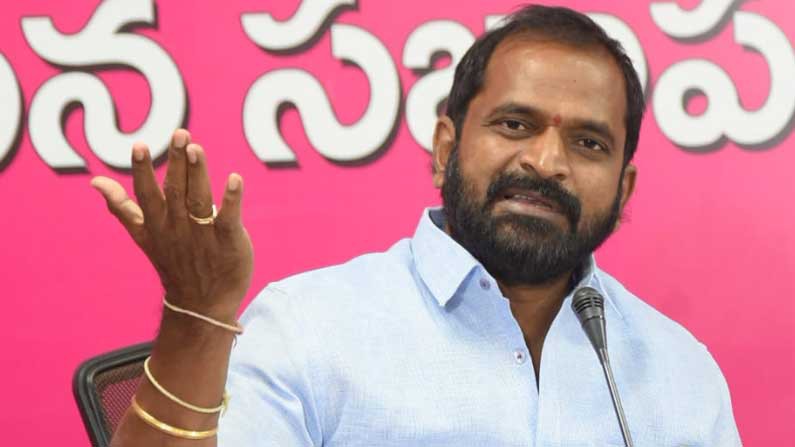 రోజుకో మలుపు తిరుగతున్న మంత్రి శ్రీనివాస ఇష్యూ రోజుకో మలుపు తిరుగతున్న మంత్రి శ్రీనివాస ఇష్యూ