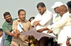 పెన్నా బ్యారేజ్ పనులను పరిశీలించిన మంత్రి అనిల్ పెన్నా బ్యారేజ్ పనులను పరిశీలించిన మంత్రి అనిల్