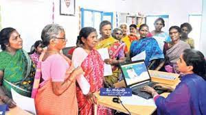 సామాజిక పెన్షన్ల మంజూరులో విప్లవాత్మక మార్పులు సామాజిక పెన్షన్ల మంజూరులో విప్లవాత్మక మార్పులు